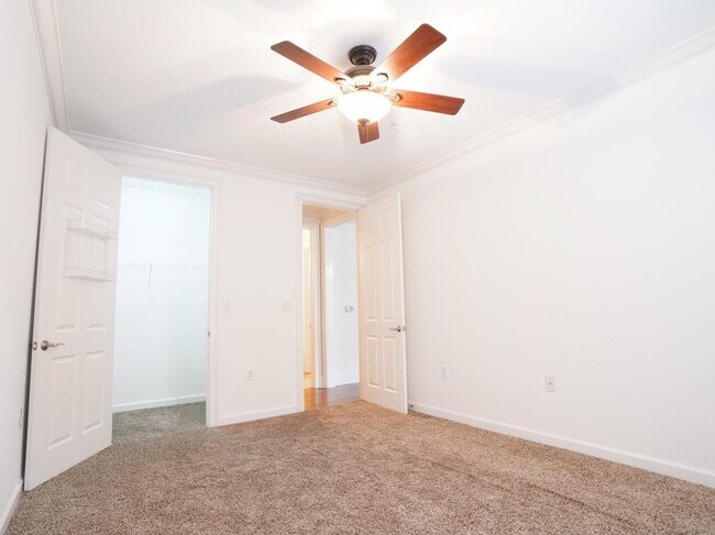 Building Photo - 4955 Ivy Ridge Dr SE