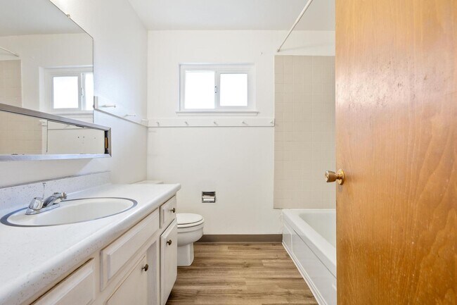 Building Photo - 1708-1710 Alameda Avenue