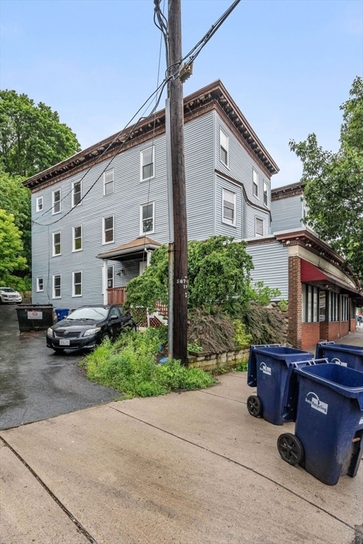Building Photo - 570 Washington St