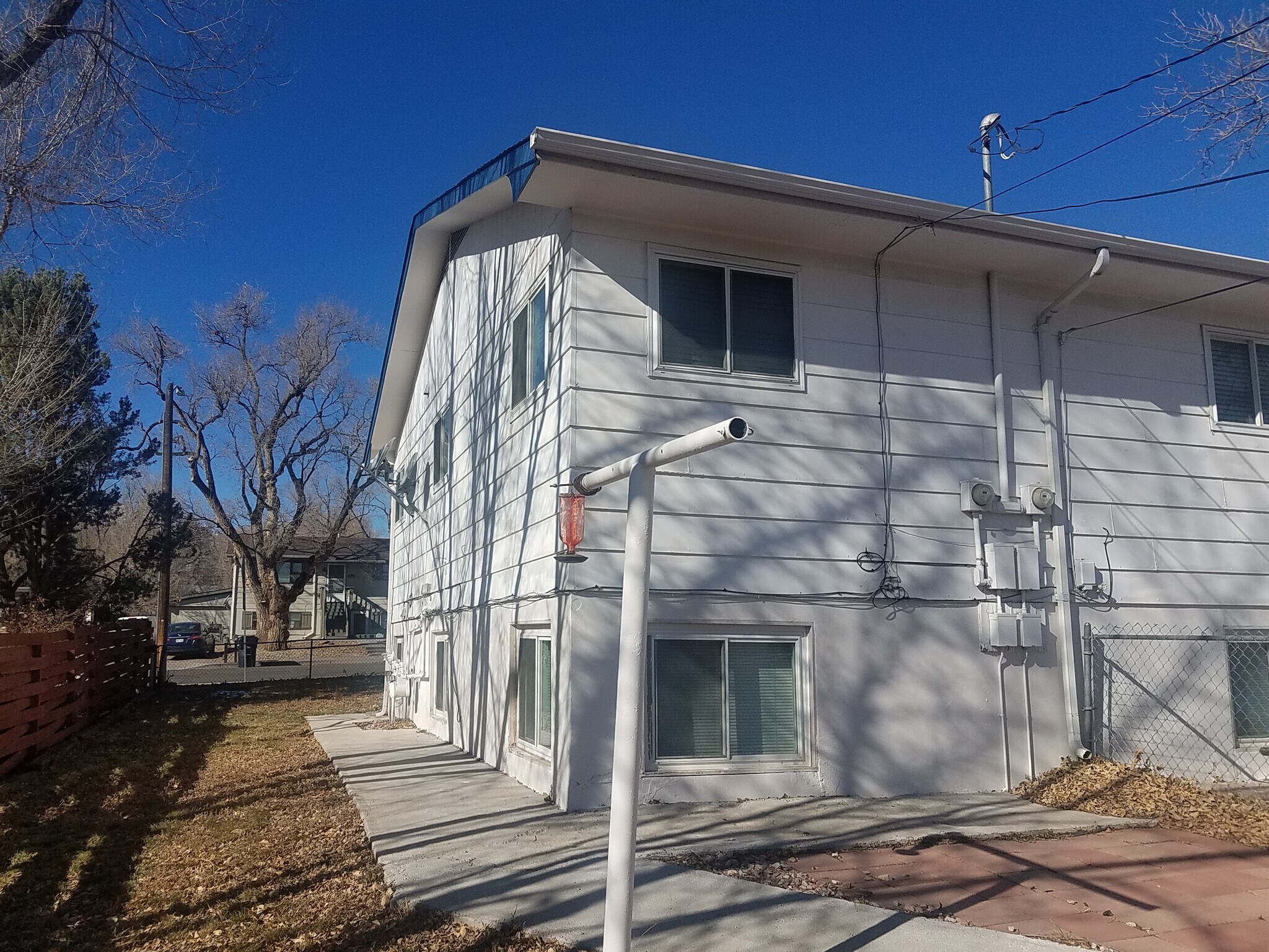 Building Photo - 2221 Cooper Ave