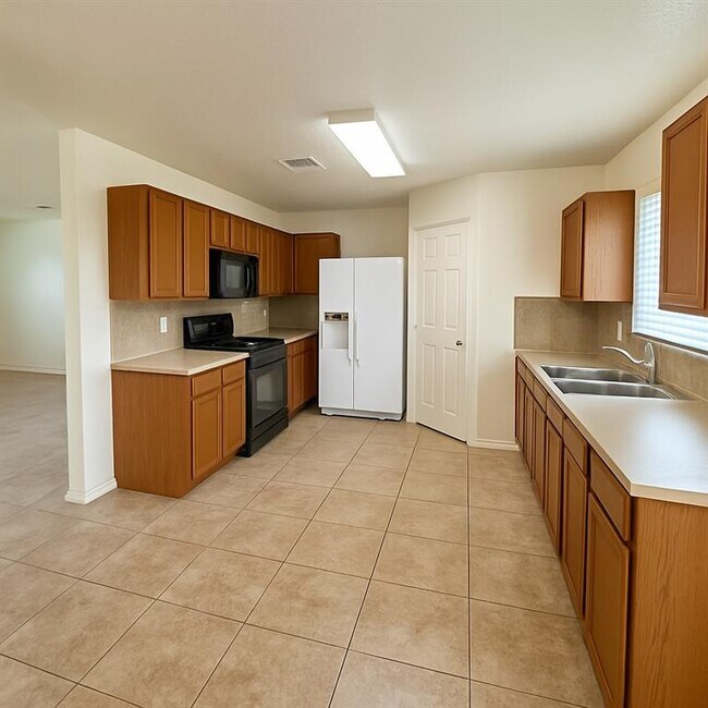 Building Photo - 14401 Gurney's Eagle Dr