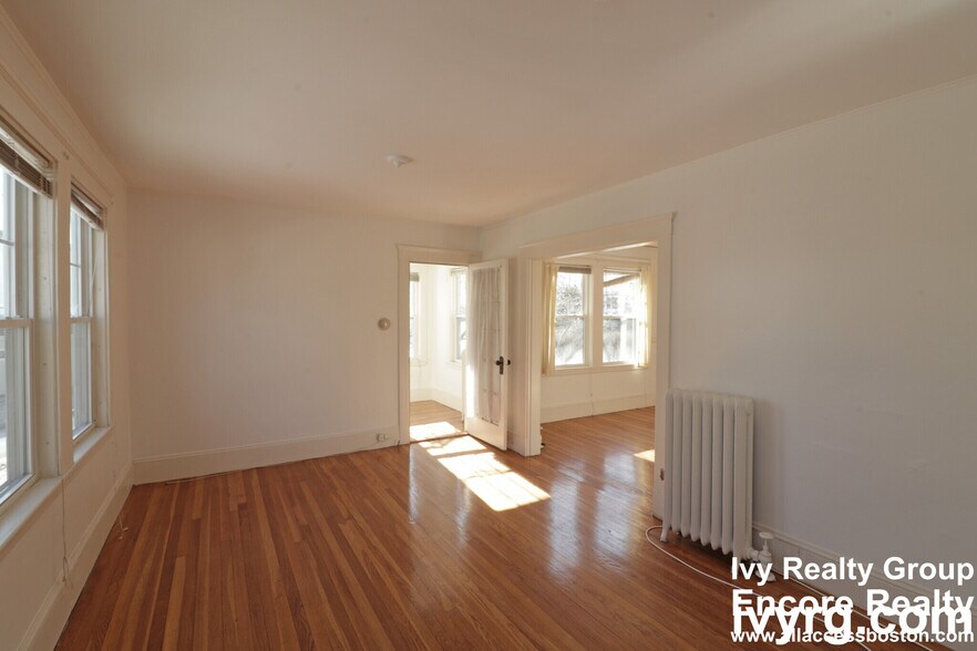 Building Photo - 52-54-54 Maplewood St
