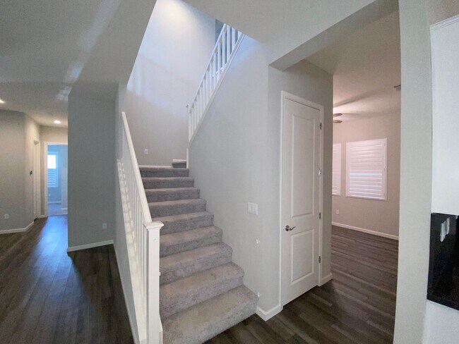Building Photo - Built 2022 Sparks Spanish Springs 4+ Bedro...