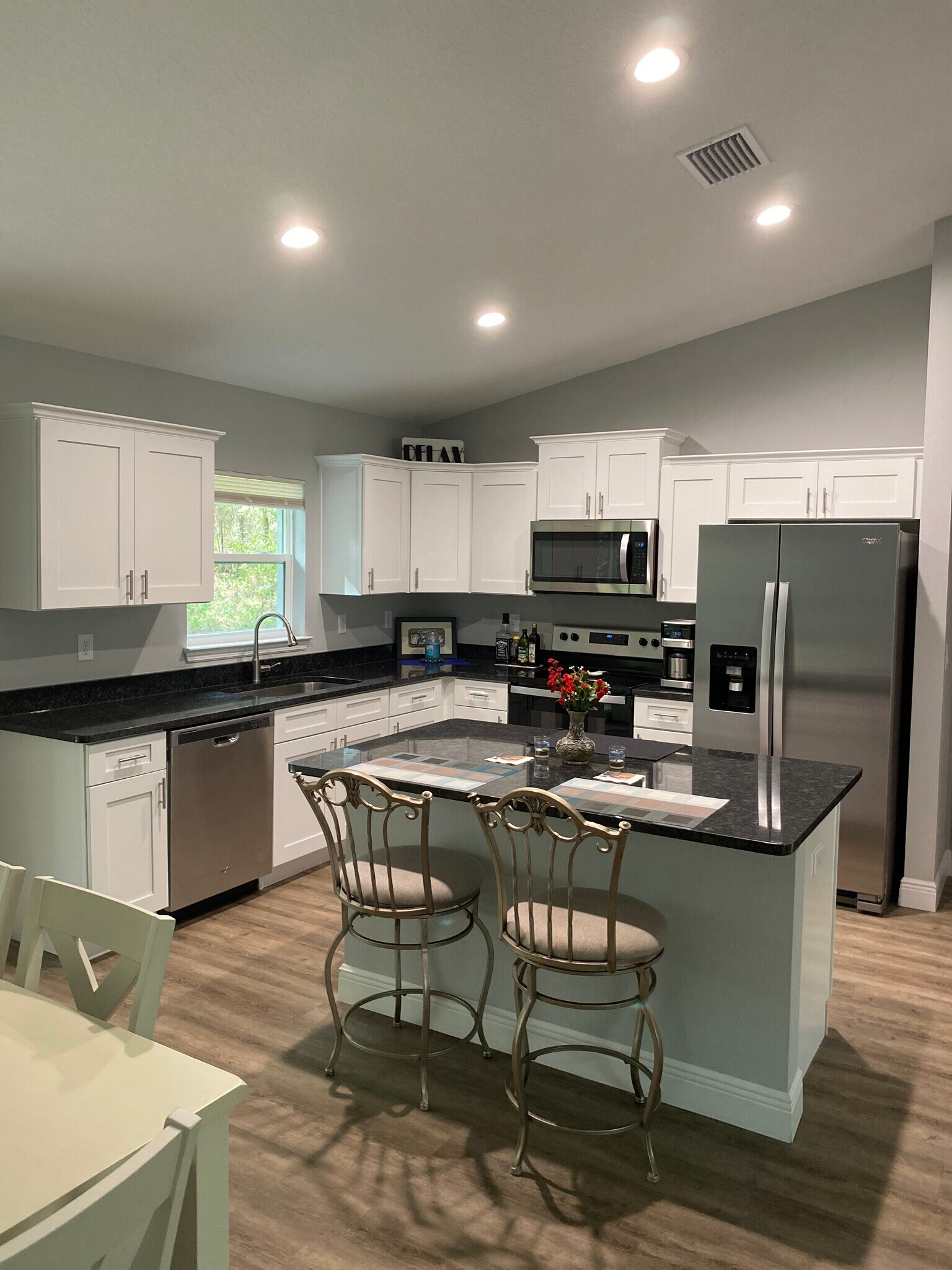 Building Photo - 10448 N Athenia Dr