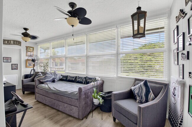 Building Photo - 6525 S Oriole Blvd