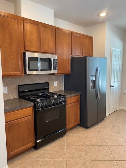 Building Photo - 25119 Hazel Ranch Dr
