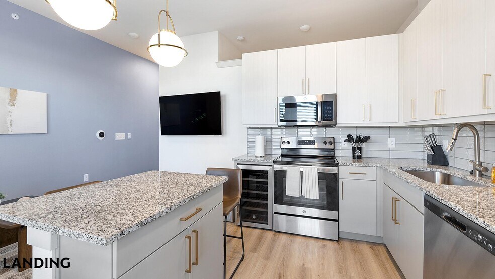 Building Photo - 13701 Montfort Dr