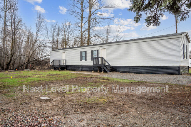 Primary Photo - 111 S Cedar Dr