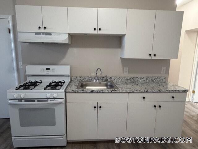 Building Photo - 663 Middle St