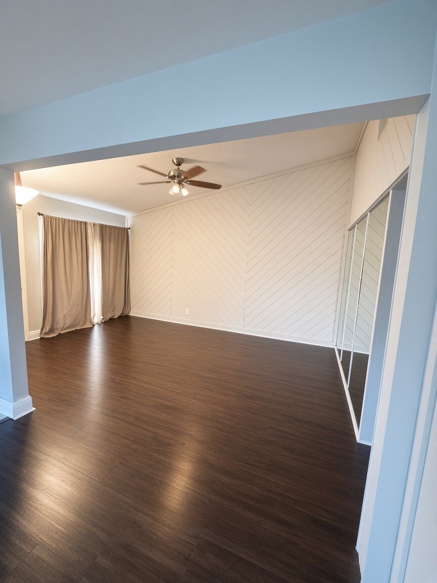 Building Photo - 5260 Bosque Ln