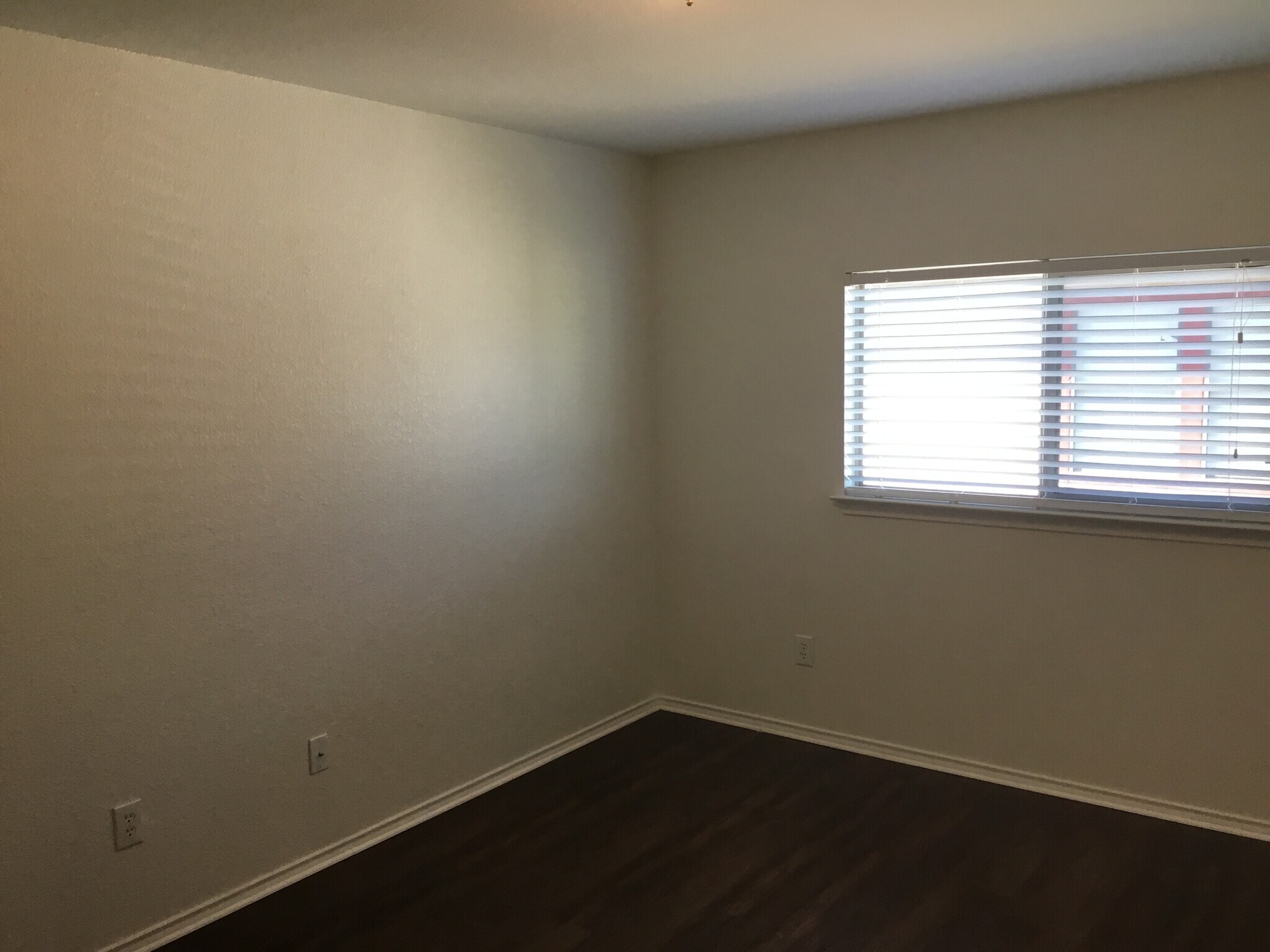 Building Photo - 6202 Roseborough Dr