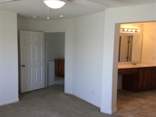 Building Photo - 8676 Luna Nuevo Ct