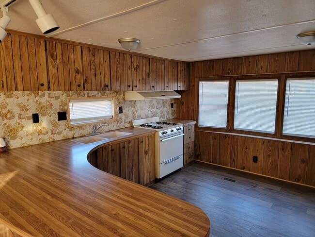 Building Photo - 1692 Williams Dr