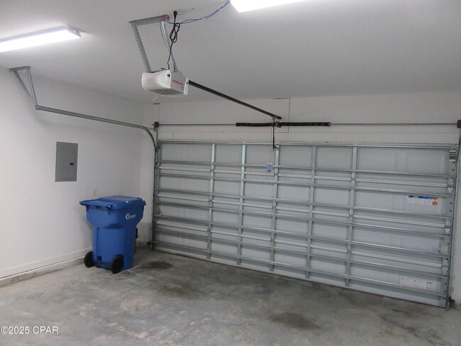 Building Photo - 2811 N Panama Ave