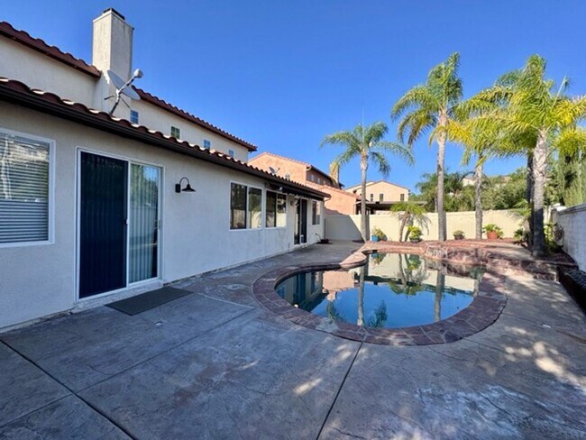 Building Photo - FOR LEASE: Stunning expansive 3 Bedroom Re...