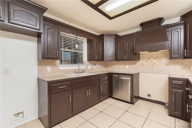 Building Photo - 22 Miranda Ln