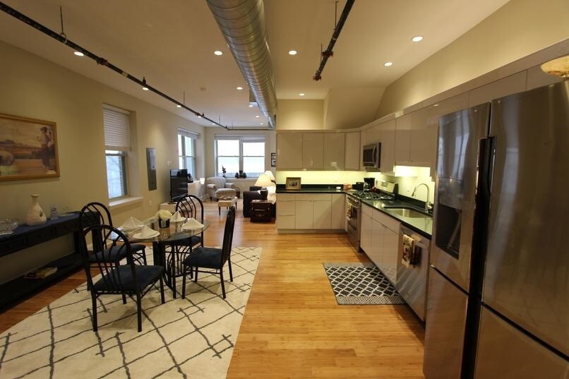 Building Photo - 709 Penn Ave