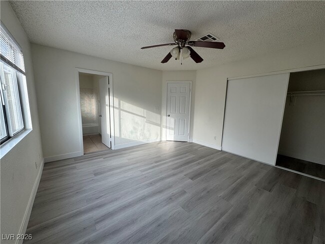 Building Photo - 4045 N Elkridge Dr