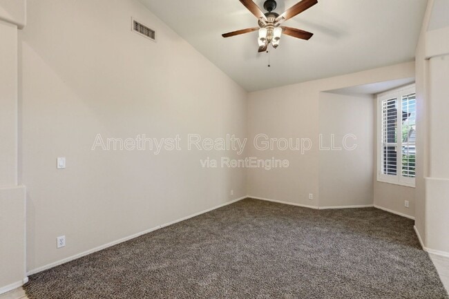 Building Photo - 7017 W Greenbriar Dr