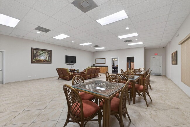 Building Photo - 100 Paradise Harbour Blvd