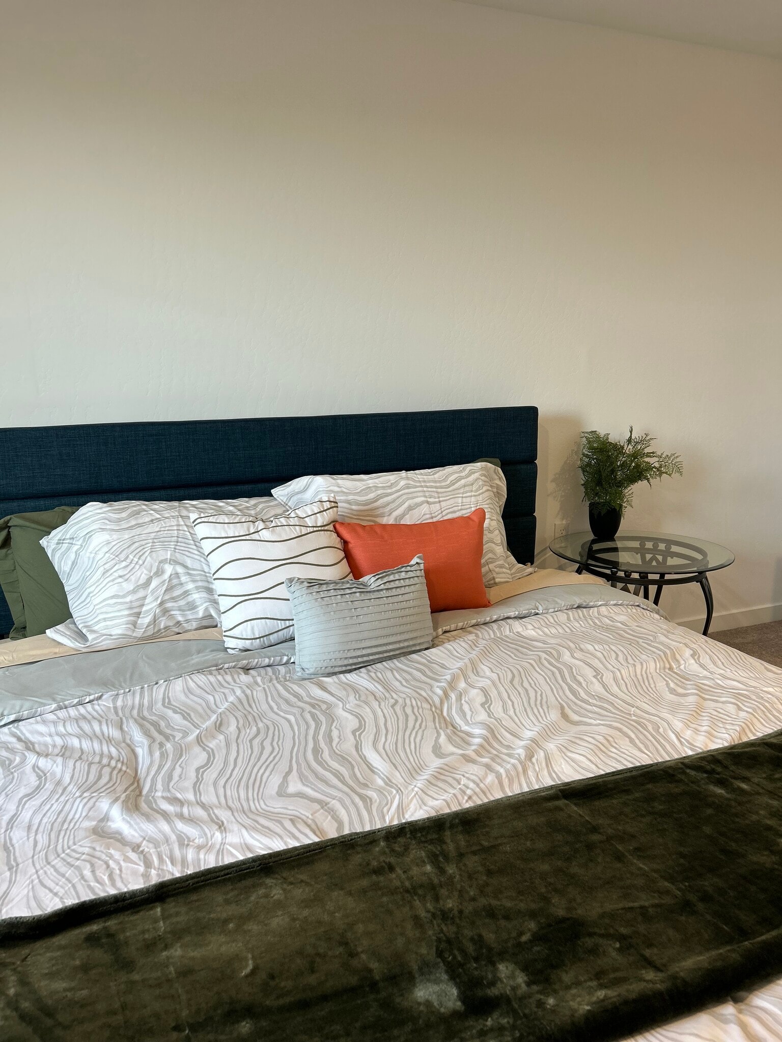 King Bed - 8716 Hamblen Ct