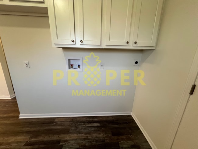 Building Photo - 3 bedrooms 1 bathrooms house for rent