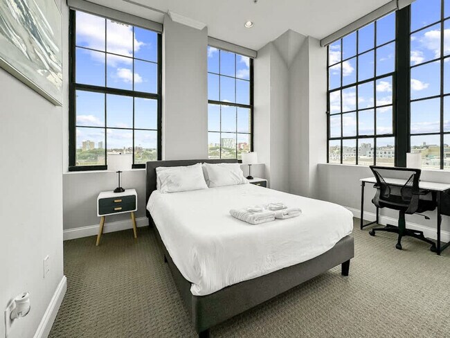 Building Photo - 1421 N 5th St