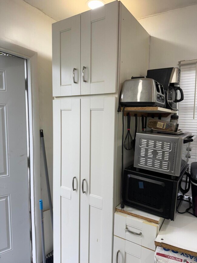 Building Photo - 3621 NW 3rd St