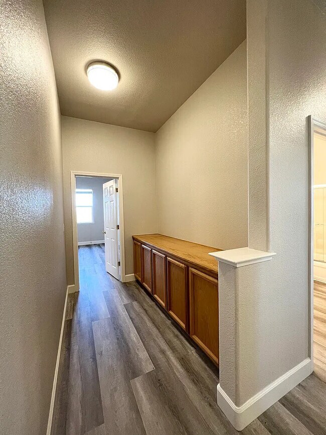 Building Photo - Stunning 4 bedroom 2 bathroom home in Linc...