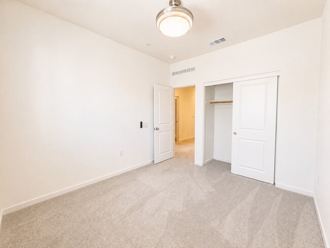 Building Photo - 33221 Opal Glass Dr
