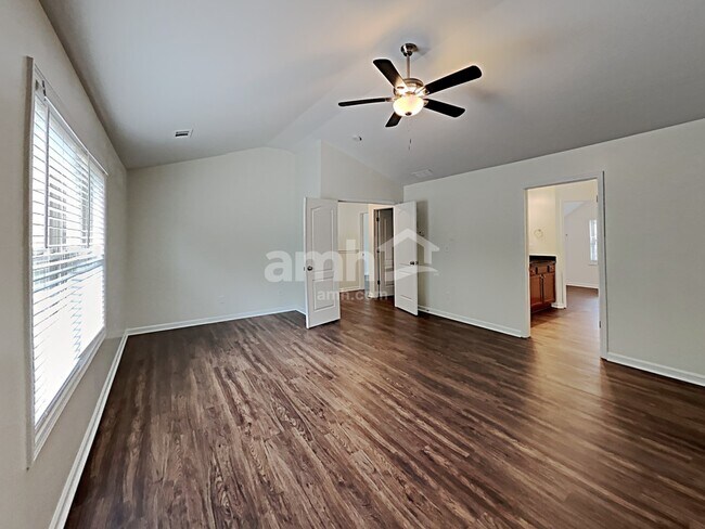 Building Photo - 3562 Huddlestone Ln NE