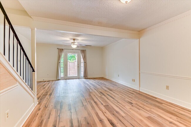 Building Photo - 407 Folkstone Cir