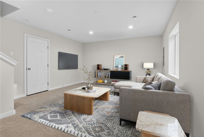 Building Photo - 704 Olivia St