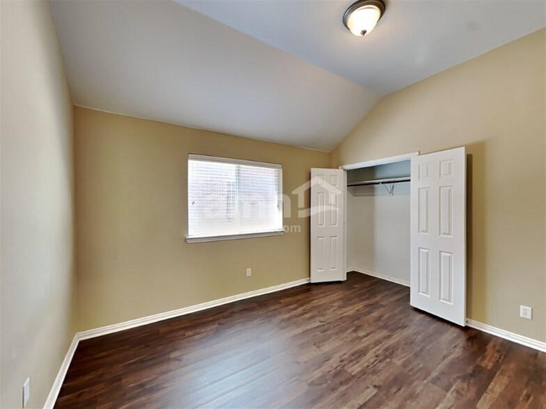 Building Photo - 206 Ephraim Dr