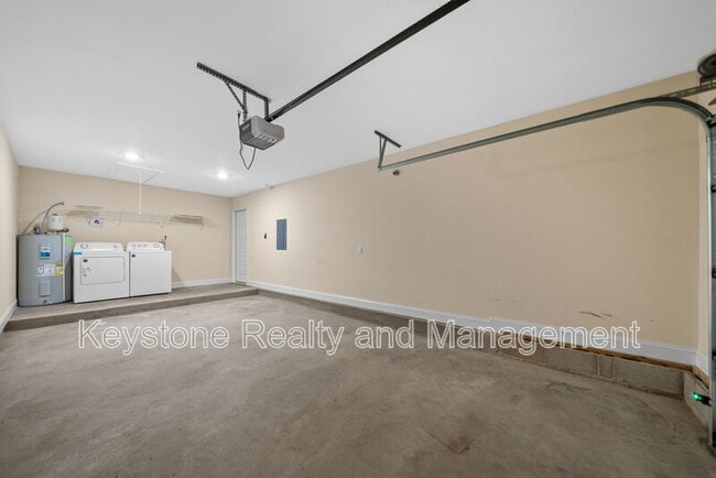 Building Photo - 105 Mace Ln