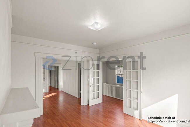 Building Photo - 848 Mead Ave