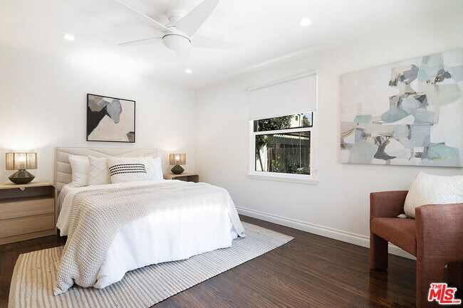 Building Photo - 326 N Vista St