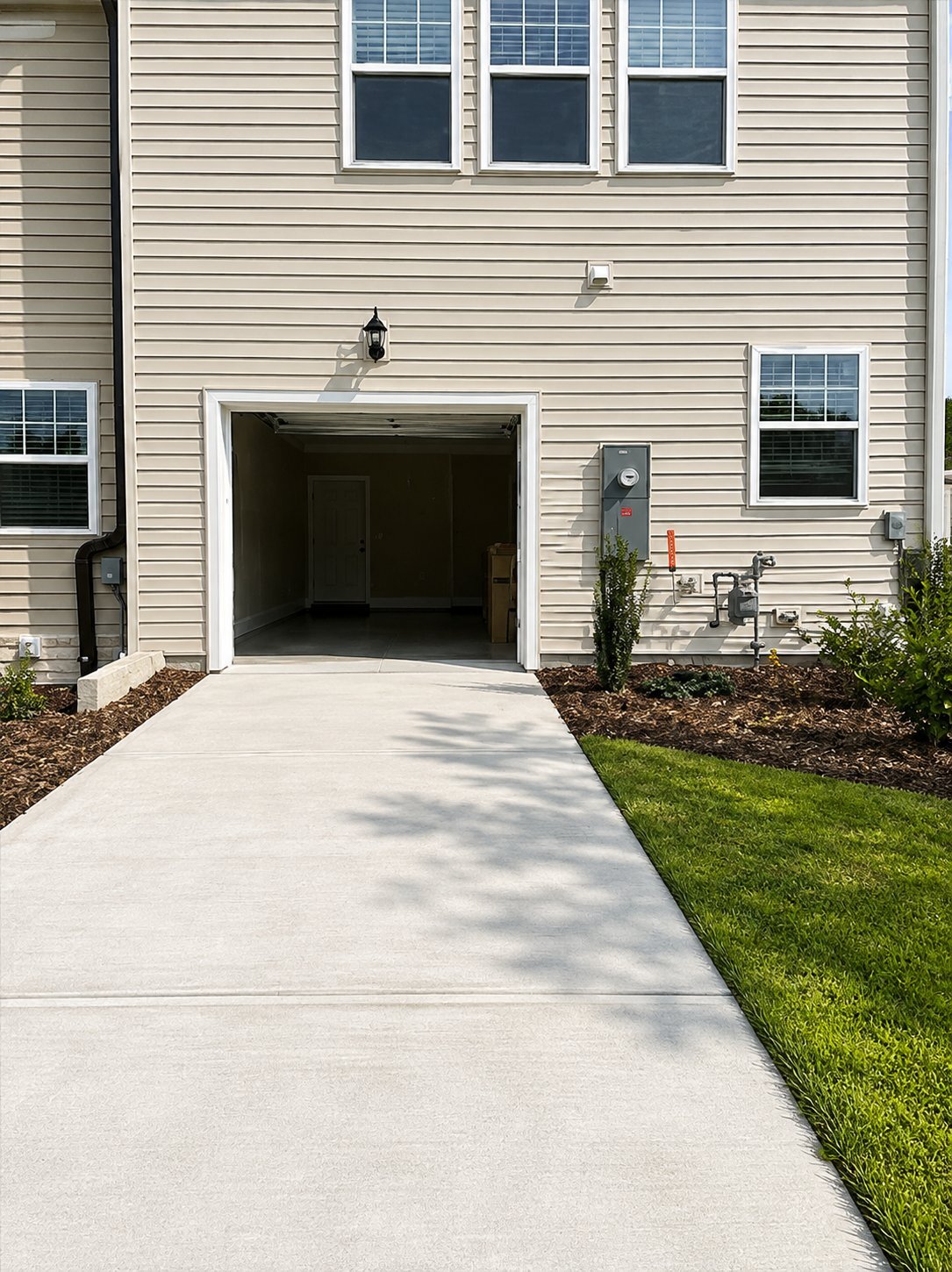Building Photo - 484 Channel Drop Dr