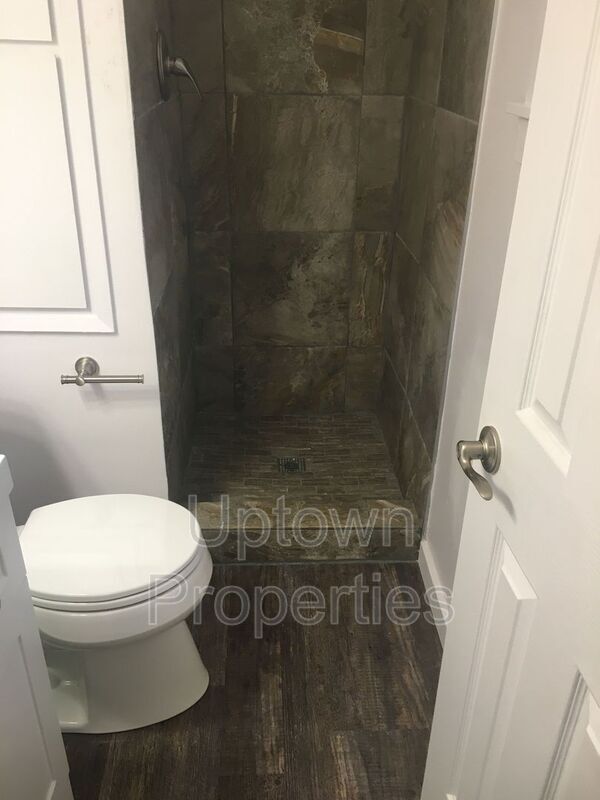 Building Photo - 8020 SW Thorn St