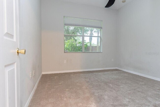 Building Photo - 421 Holly Fern Trl