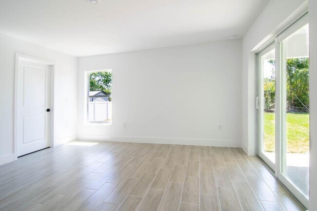 Building Photo - 10654 Washington Rd