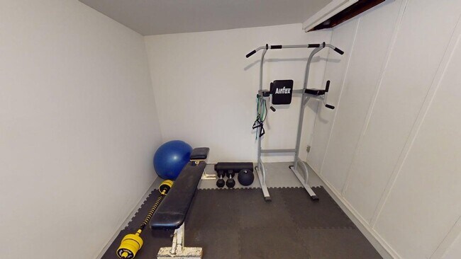 Building Photo - 2309 Thurman Ave