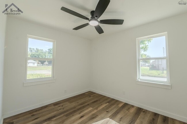 Building Photo - 103 Margaret St