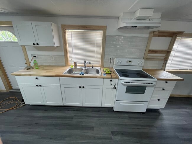 Building Photo - 22983 Seaspray Pl