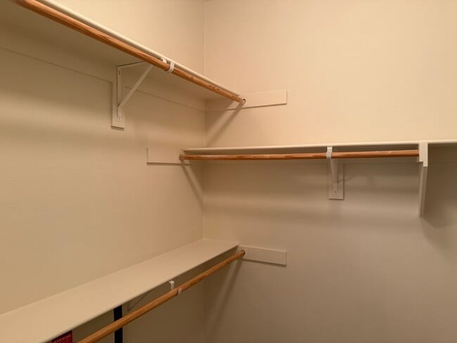 Building Photo - 915 Mira Lago Way