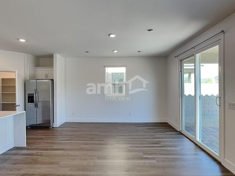 Building Photo - 8194 Winterfell Peak Ave