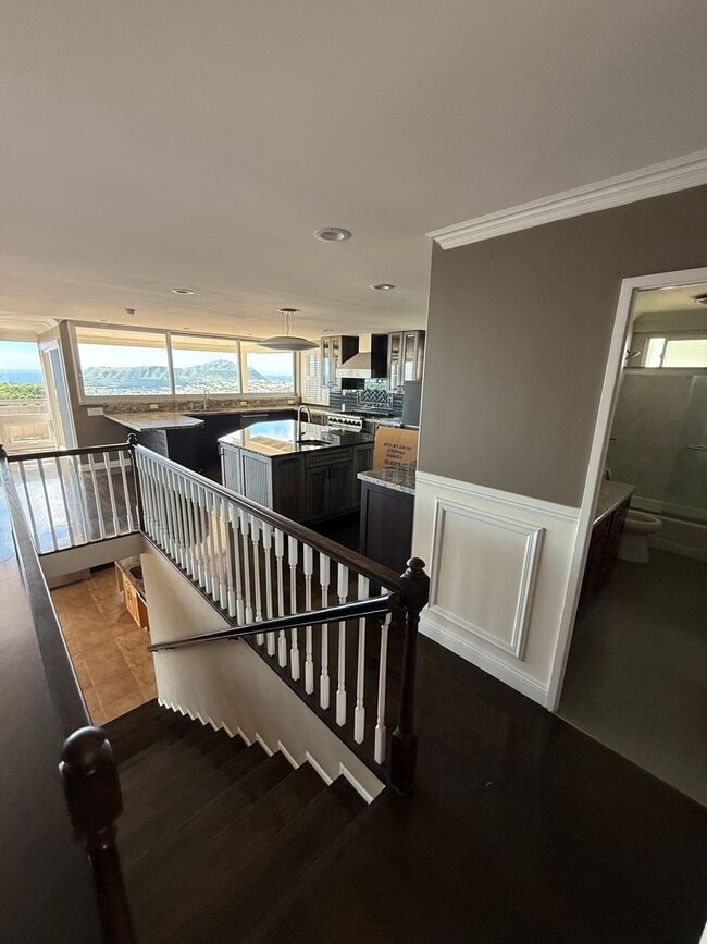 Building Photo - Luxury Hillside Home with Panoramic Kahala Beach Views – $8,000/month