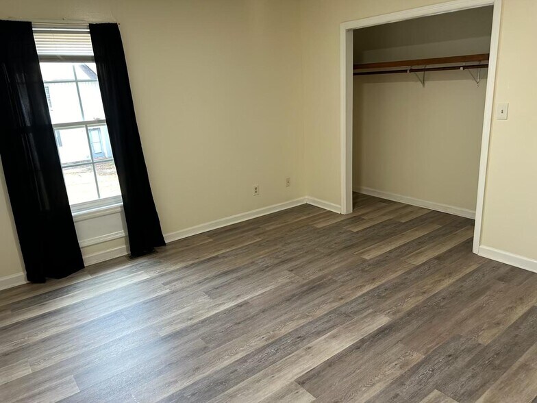 Building Photo - 5733 Aftonshire Dr