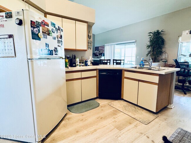 Building Photo - 2065 Thistle Dr