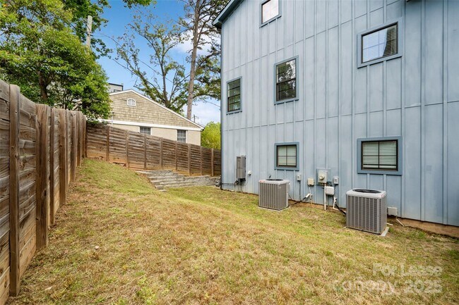 Building Photo - 1513 Landis Ave